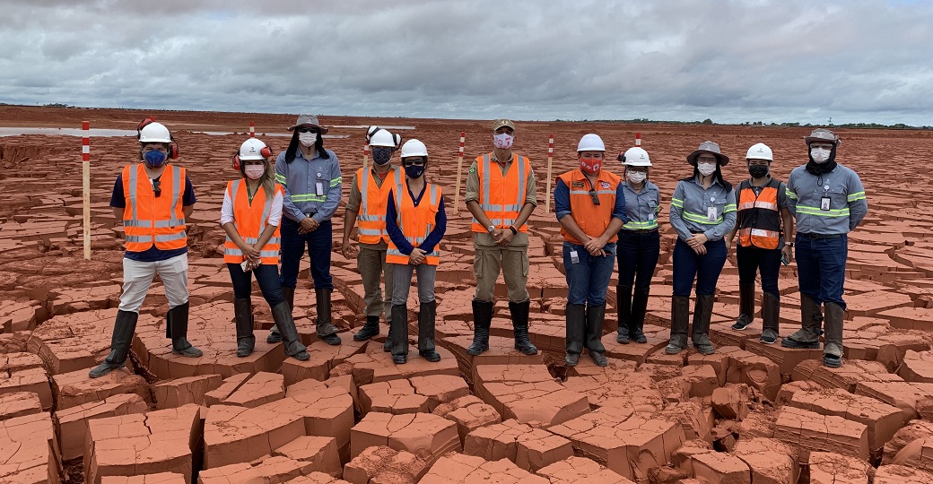 Participantes do simulado na barragem